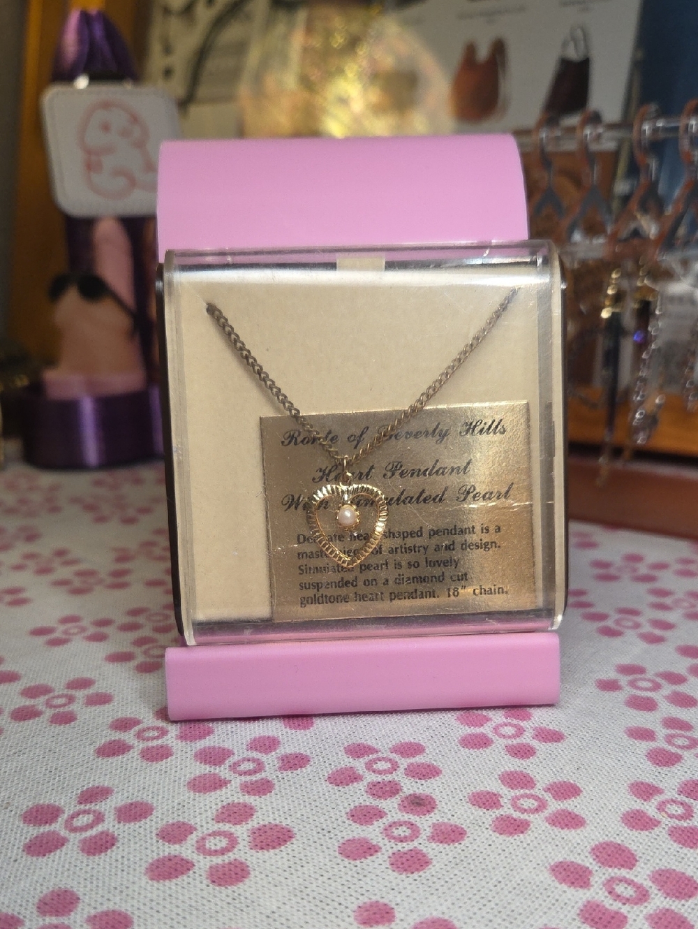 Vintage  Heart Pendant Necklace With Pearl In Gold-Tone Setting